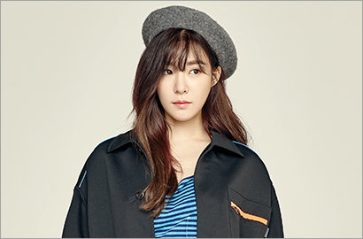 Fans Heboh Lihat Tiffany SNSD di Pernikahan Kakak Cewek, Siapa Lebih Cantik?
