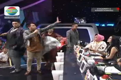 Ribut dengan Nassar di Konser 'D'Academy 3', Saiful Jamil Dihujat Netter
