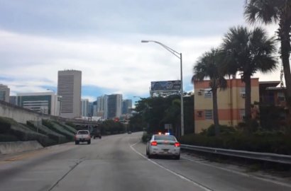 Gantian, Wanita di Miami Berani Tegur Polisi yang Mengebut