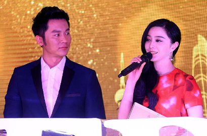 Belanja Bareng, Li Chen Rela Bawa Tas dan Jadi Bodyguard Fan Bingbing