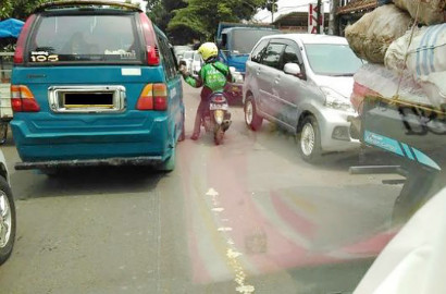 Buka Jalan untuk Mobil Jenazah, Ini Identitas Driver Go-Jek Berhati Mulia