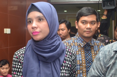 Pakar Ekspresi Ungkap Ada Pesan Tersirat pada Sikap Istri Indra Bekti