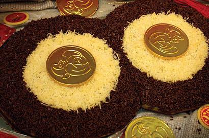 Hidangan Spesial Imlek, Martabak Hadir dengan Topping Emas 23 Karat