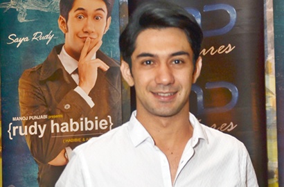 Gaet Chelsea Islan di 'Rudy Habibie', Reza Rahadian Akui Mudah Bangun Chemistry