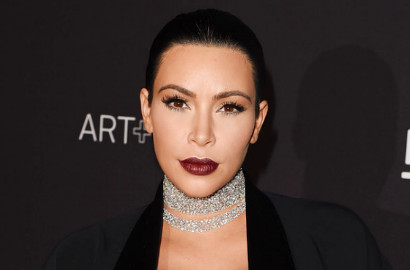Emoji Kim Kardashian Tambah Format GIF Mulai Goyang Seksi Hingga Pamer Dada