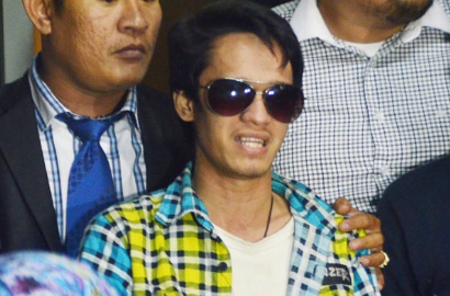 Ini Kronologi Reza Pahlevi Dipijat Hingga Mandi Bareng Indra Bekti