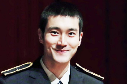 Bikin ELF Syok, Foto Siwon Lagi Makan Ramen Nampang di Twitter Member 5SOS