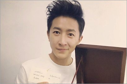 Lagi Ultah, Fans Nostalgia Lewat Foto-Foto Han Geng Bareng SuJu