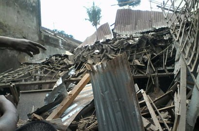 Pesawat Latih Diduga Jatuh dan Timpa Rumah Warga di Malang