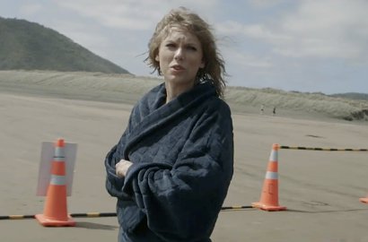 Intip Serunya Behind The Scene MV Taylor Swift 'Out Of The Woods'