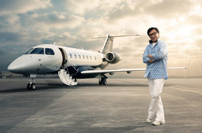 Kaya Raya, Jackie Chan Beli Jet Mewah Senilai Rp 267 Miliar
