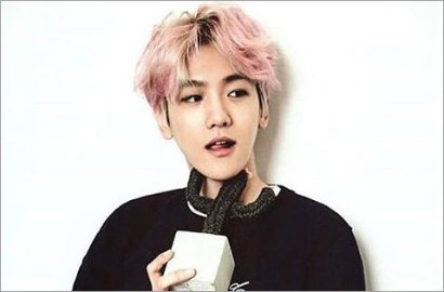 Lagi di Amerika, Baekhyun Bikin Fans Meleleh Pamer Rambut Setengah Kering