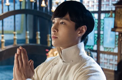 Sempat Cedera, Lay EXO Sudah Mulai Syuting 'Old Nine Gates' Lagi