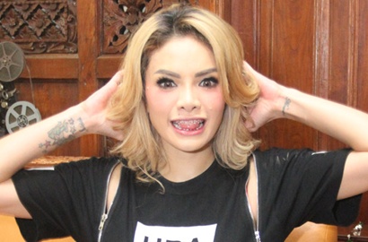 Nikita Mirzani Siap Bahas Kasus Prostitusinya di Single Dangdut 'Kode Nakal'