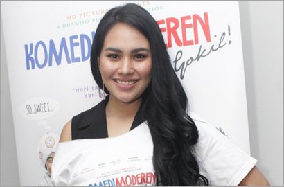 Gara-Gara Fans, Punggung Kartika Putri Terluka