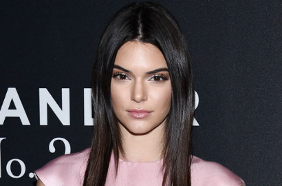 Dicatut Tanpa Izin Iklan Anti Jerawat, Kendall Jenner Gugat Perusahan Kosmetik