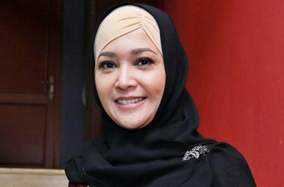 Terkesan Janggal, Foto Selfie Maia Estianty Dikritik Netter