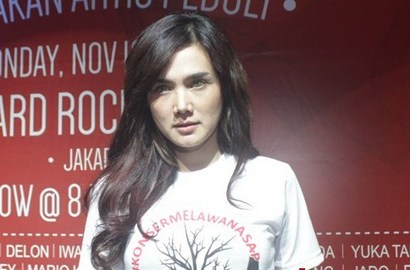 Pergi ke Mekkah, Mulan Jameela Tinggalkan Ahmad Dhani