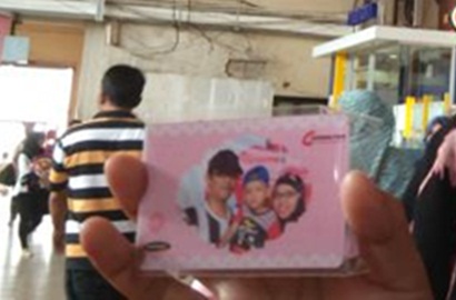 KRL Jabodetabek Rayakan Valentine dengan 'Kartu Cinta'