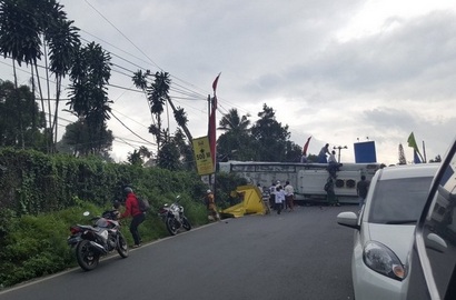 Valentine, 2 Tewas Akibat Kecelakaan Beruntun di Puncak Bogor