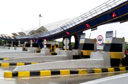 Sempat Ditutup Karena Atap Roboh, Loket Gerbang Tol Cikunir Sudah Dibuka Kembali