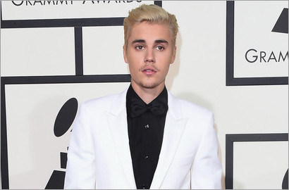 Tak Datang Sendiri, Justin Bieber Bawa Gandengan ke Grammy Awards 2016