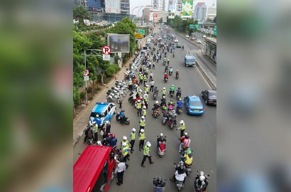 Gelar Operasi di Depan Mall Taman Anggrek, Polisi Malah Diprotes Netter
