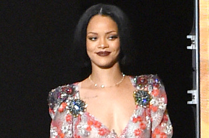 Sakit, Rihanna Batalkan Penampilan di Grammy 2016 di Detik-Detik Terakhir