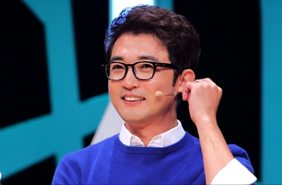 Resmi Jadi Ayah, Ahn Jae Wook Girang Gendong Bayi Perempuannya