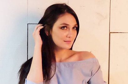 Super Seksi, Luna Maya Pamer Lekuk Tubuh Indah Pakai Gaun Ketat