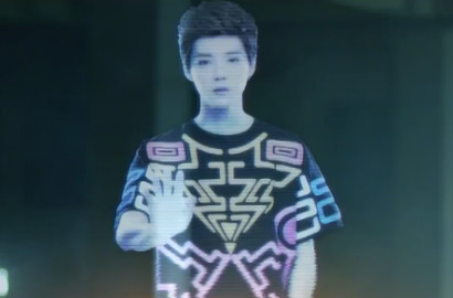 Ciee Luhan Temukan Pacar Lewat Hologram di MV 'Excited'