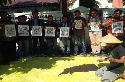 Kasus Pembunuhan Salim Kancil Disidangkan, Aktivis Antitambang Gelar Aksi