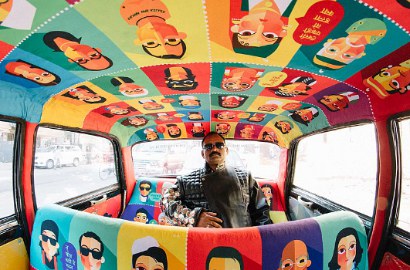 Penuh Warna dan Aneka Tema, Intip Kerennya Dekorasi Taksi di India
