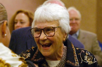 Harper Lee, Penulis Novel 'To Kill A Mockingbird', Tutup Usia