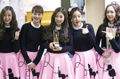Debut 2015, April Bawa Pulang Piala Rookie di Korean Entertainment Arts Awards 2016