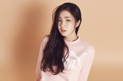 Menggoda, Shin Se Kyung Pamer Pose Seksi di Majalah Cosmopolitan