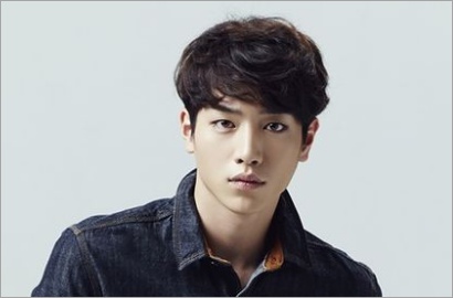 Ingin Peluk Seo Kang Joon? Bayar Rp 2,7 Juta Dulu