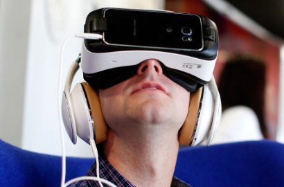 Buat Media Sosial Virtual Reality, Facebook Gandeng Samsung