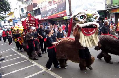 Kisah Dibalik Ritual Iris Lidah Perayaan Cap Go Meh di Bogor