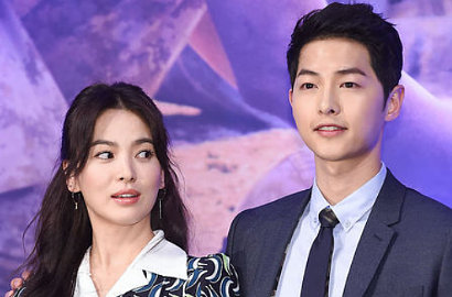 Mesra, Song Joong Ki Cium Song Hye Kyo di Poster 'Descendants of the Sun'