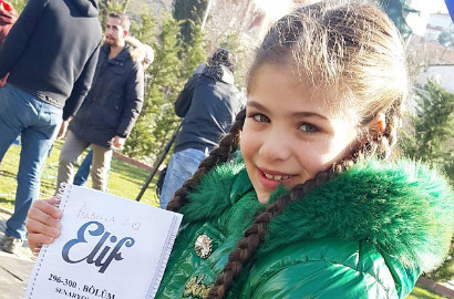 Kangen Indonesia, Pemeran 'Elif' Pamer Foto Saat Liburan di Bali