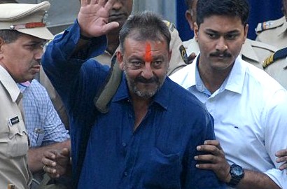 Terlibat Kasus Bom Mumbai 1993, Sanjay Dutt Akhirnya Bebas dari Penjara