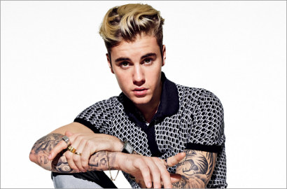 Pamer Tato, Justin Bieber Pose Topless untuk Sampul Majalah Clash