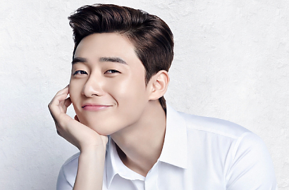Pamer Pose Tanpa Alas Kaki di Majalah, Park Seo Joon Masih Tampan?