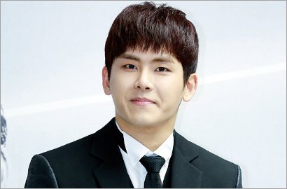 Kerennya Hoya Infinite Dance Seksi di Video Cover 'Good Kisser' Milik Usher