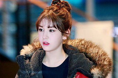 Ayah Jun Somi 'Produce 101' Ternyata Ikut Main di 'Descendants of the Sun'