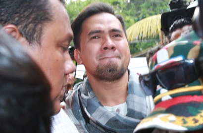 Dituduh Cabuli Dua Orang, Ini Makna Dibalik Senyum Saiful Jamil