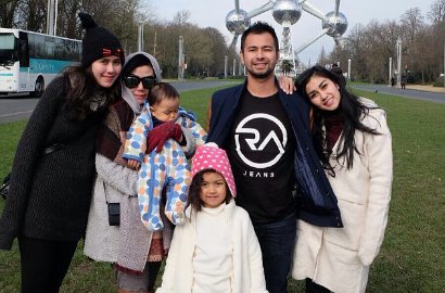 Makin Seru, Intip Keseruan Liburan Raffi-Gigi di Menara Eiffel