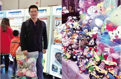 Kelewat Jago, Seorang Pria Tiongkok Dilarang Bermain Mesin Boneka Lagi