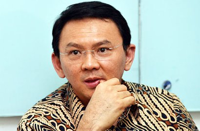 Ahok Ikut Pantau Penertiban Kalijodo Melalui Siaran Televisi